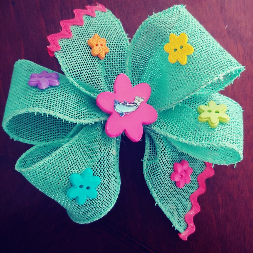 Girl Bow's